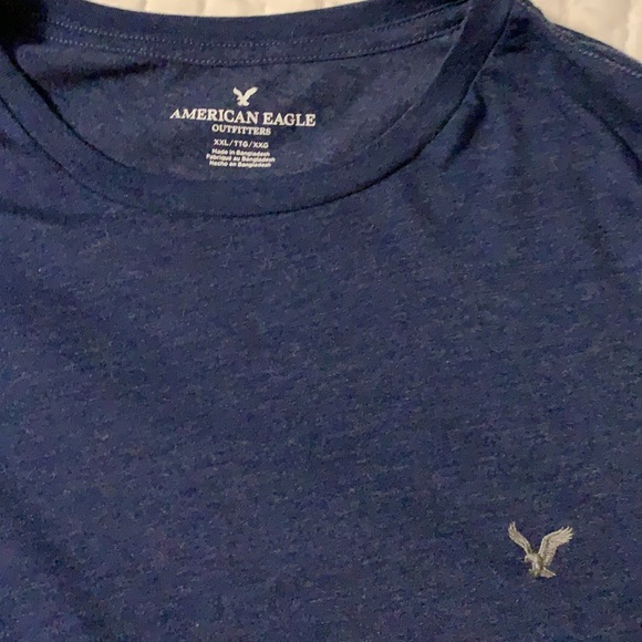 American Eagle T-shirt - Picture 2 of 2